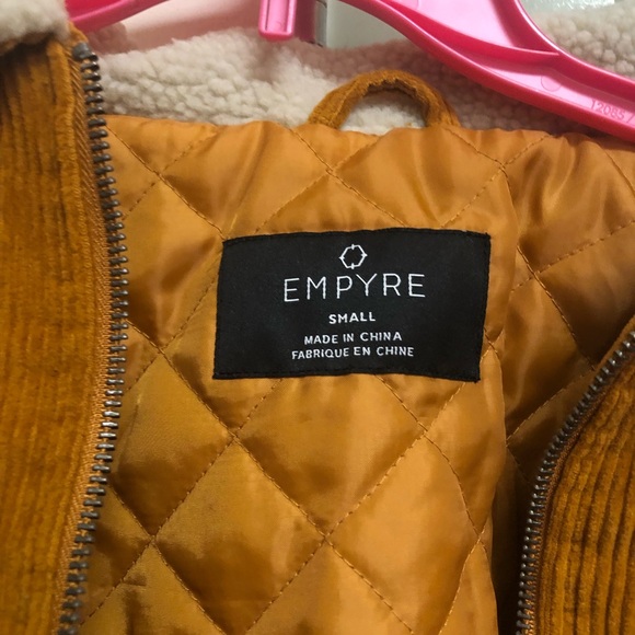 Yellow jacket - Picture 2 of 2